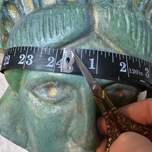 Red Robin Statue‎ of Liberty Head - Kitschy, Retro Americana - Large sized - Picture 9 of 13